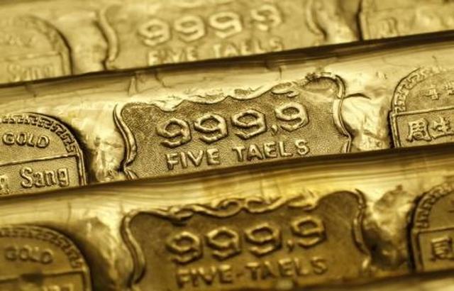 الذهب يتجه إلى تسجيل أفضل شهري منذ أكثر من عام