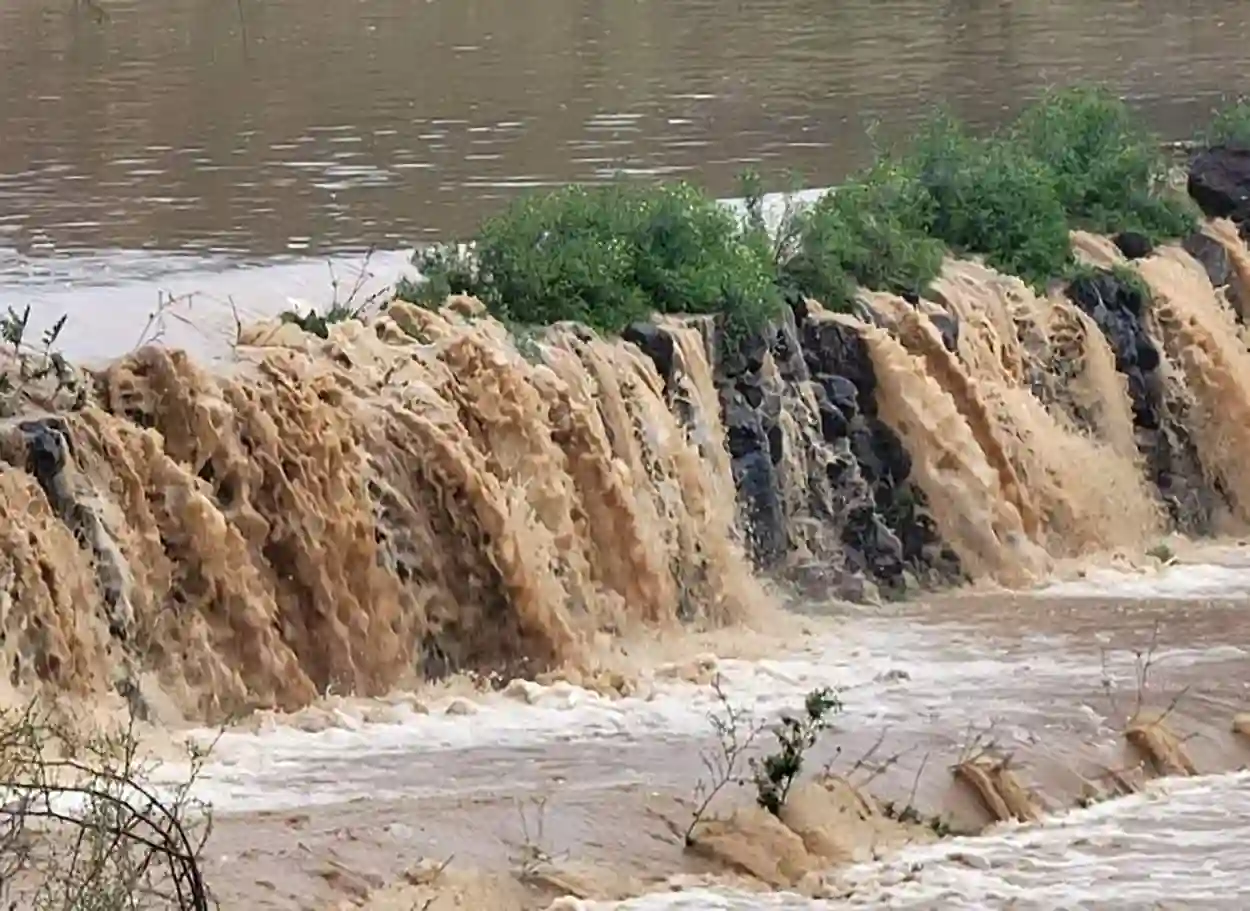 الأرصاد اليمني يتوقع هطول أمطار رعدية على 15 محافظة خلال الساعات المقبلة