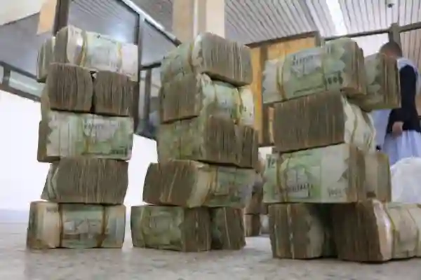 أسعار صرف العملات الأجنبية مقابل الريال اليمني الثلاثاء 19 مايو