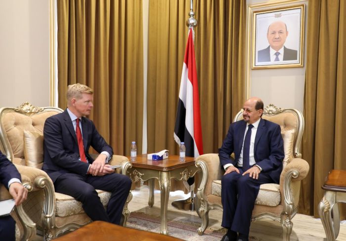 وزير الخارجية يشدد على ضرورة إعادة النظر في التعاطي الأممي مع الحوثيين