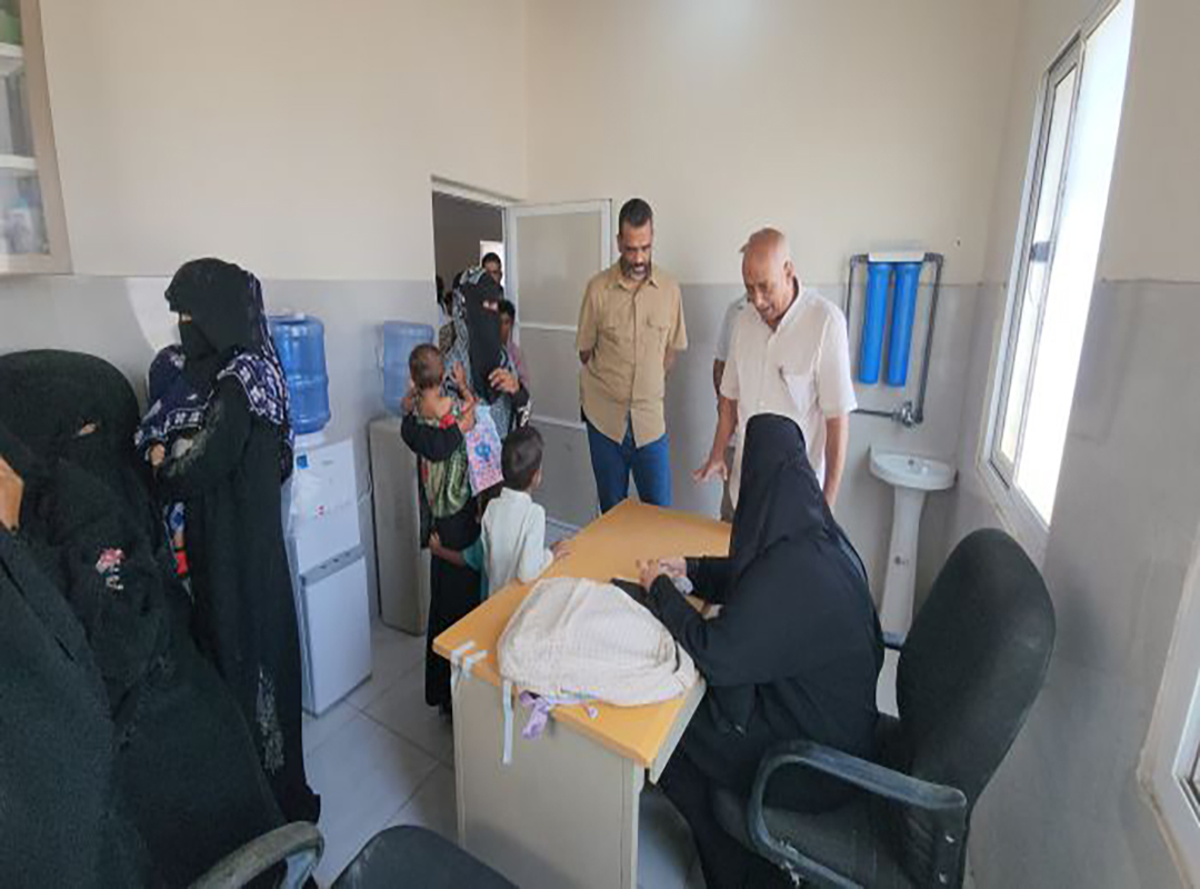 صور| مدير عام المخا وبن بريك يتفقدان الخدمات والأعمال في عزلة الزهاري بريف المديرية